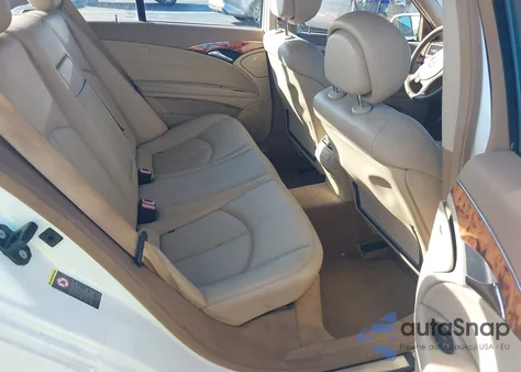 2008 Mercedes-Benz E 350 4Matic z USA, uszkodzony, nr VIN WDBUF87X58B220637